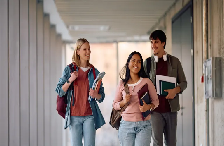 Κουτσουρεύουν τα φοιτητικά επιδόματα