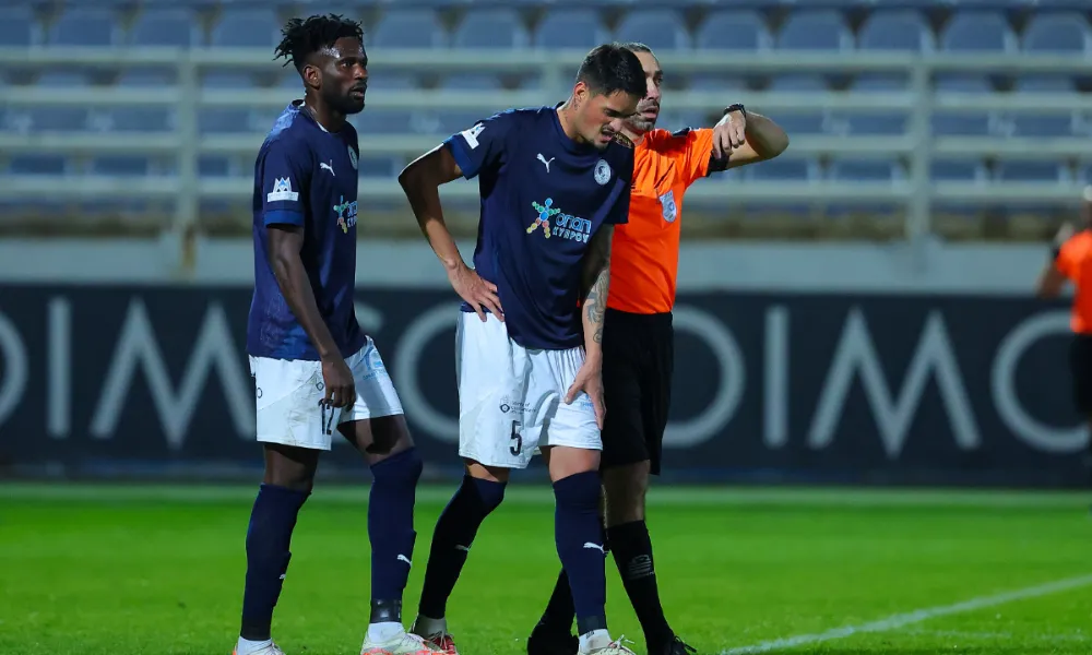 Πονοκέφαλος οι απουσίες αλλά πρέπει να βρει απαντήσεις