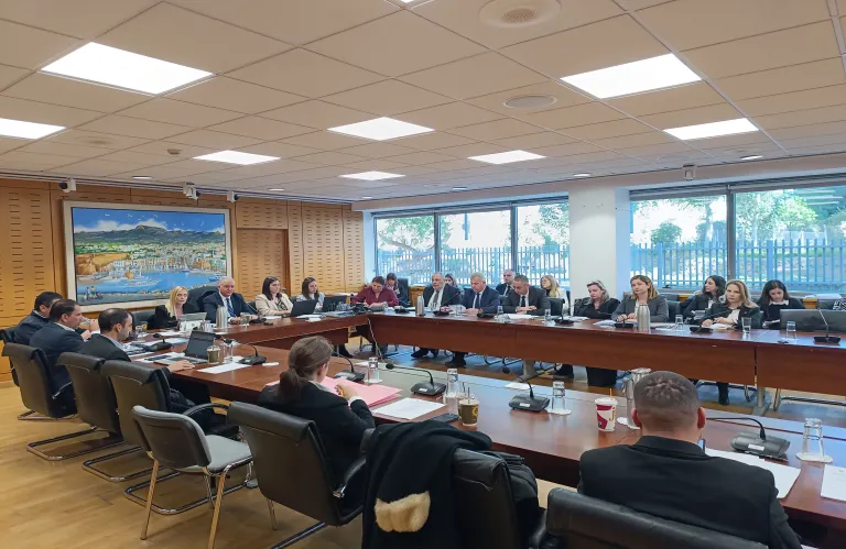 Κοινή γραμμή κομμάτων για αλλαγές στη βουλευτική ασυλία - Τι ανέφερε ο ΓΕ για Σιζόπουλο και Σύκα