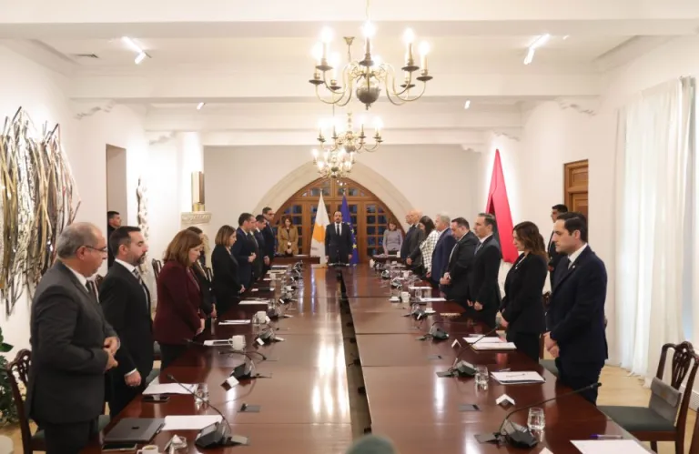 Μονόλεπτο σιγή στη μνήμη Γιώργου Βασιλείου τήρησε το Υπουργικό Συμβούλιο