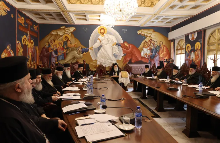 Σκιές και μεθοδεύσεις στην Ιερά Σύνοδο: Καταστατικές ακροβασίες ενόψει των εκλογών στη Μητρόπολη Πάφου