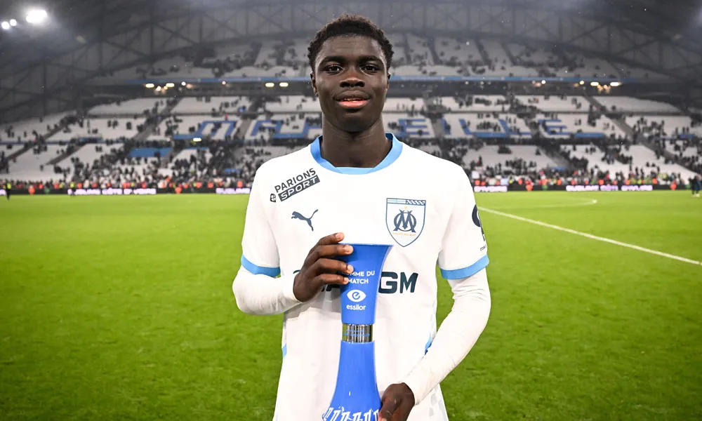 Η Ρόμα ανακοίνωσε τον Ρομπίνιο Βαζ, συμφώνησε και για τον Μάλεν