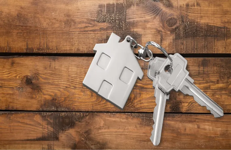 Spraying Vinegar on Your House Keys: What It's For and Why It's Recommended