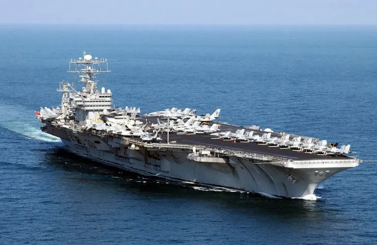 USS Abraham Lincoln: Το «πλωτό φρούριο» των ΗΠΑ στον δρόμο για Μέση Ανατολή