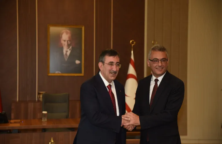 Συνάντηση Γιλμάζ με Έρχιουρμαν: Εμμένει στην «κυριαρχική ισότητα» η Άγκυρα - Πολιτική ισότητα στηρίζει η τ/κ πλευρά