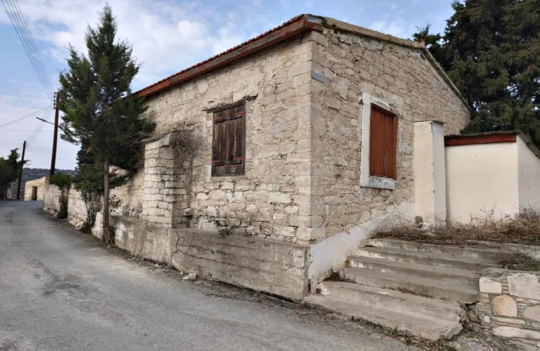 Joint Technical Committee Undertakes Conservation Work at Mosque and School in Agios Thomas, Limassol