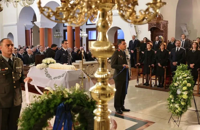 Η Κύπρος αποχαιρέτησε τον Γιώργο Βασιλείου - Τελευταίο αντίο στον πολιτικό, επιχειρηματία, οραματιστή και πατέρα [ΕΙΚΟΝΕΣ]