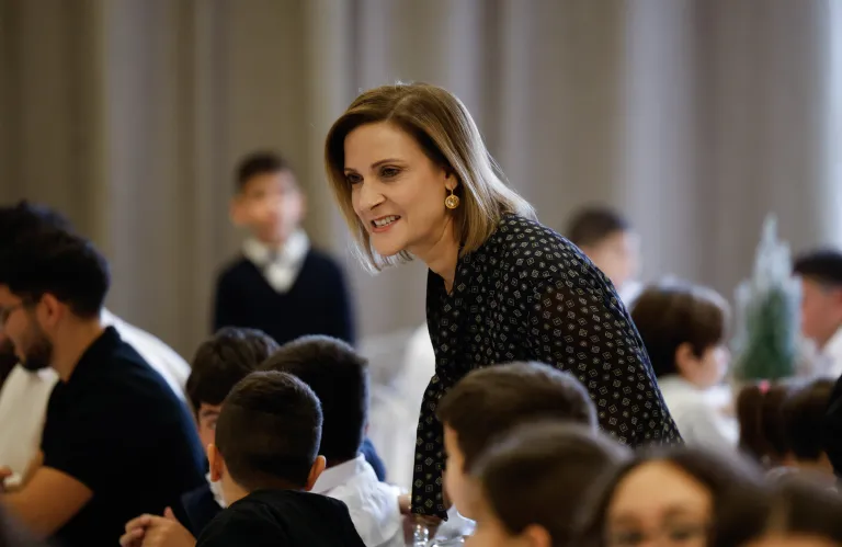 Ο καθρέφτης της Φιλίππας