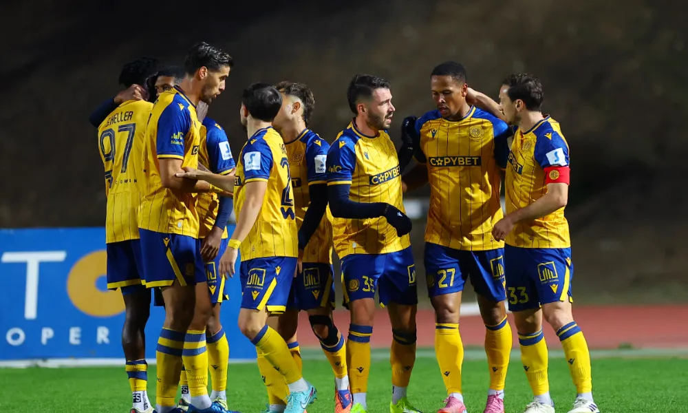 Γι’ αυτό έντυσαν στα γαλαζοκίτρινα τον Σαβό!