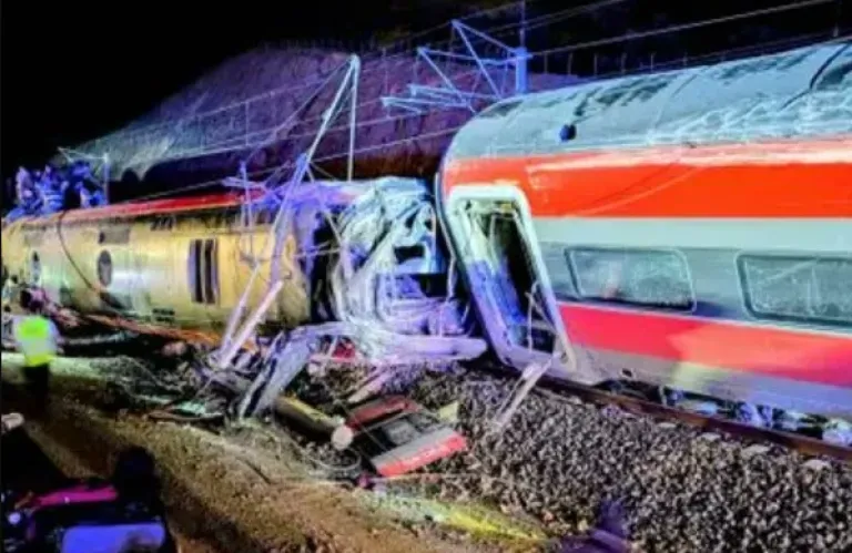 Εκτροχιασμός τρένων στην Ισπανία: Τουλάχιστον 24 νεκροί και 73 τραυματίες - «Ήταν σαν ταινία φρίκης» (βίντεο)