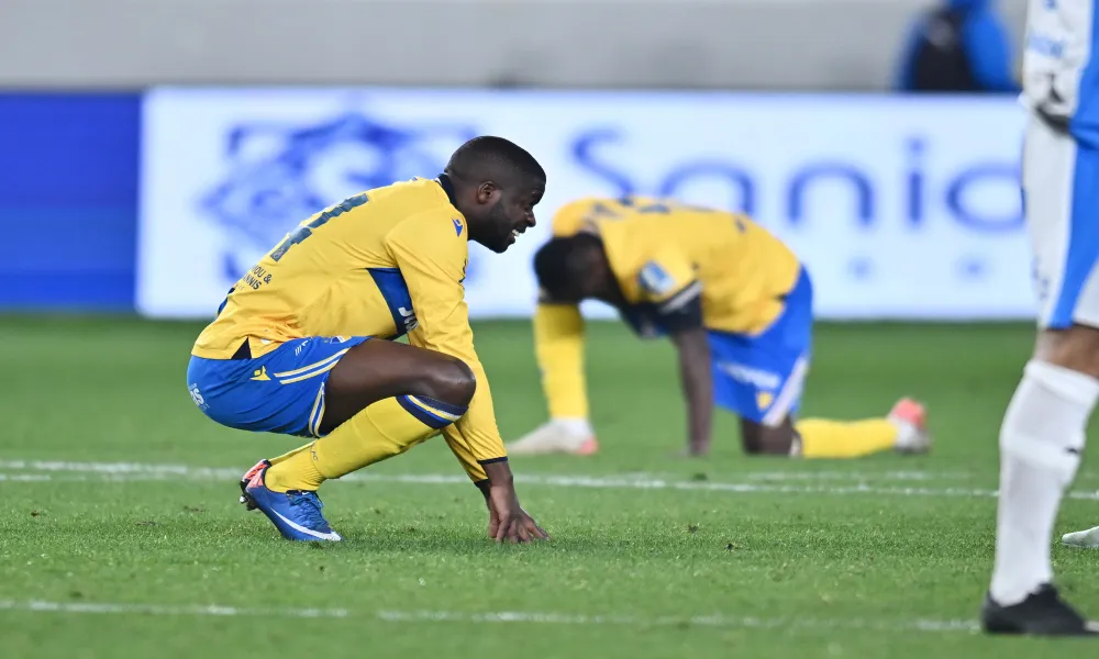 Απώλεια εδάφους και ανησυχία στον ΑΠΟΕΛ