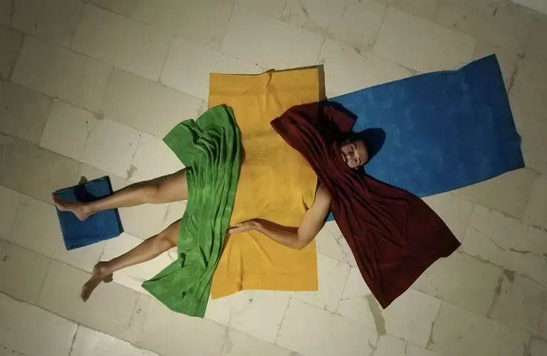 «5‑star»: Το σώμα που έφυγε, το τοπίο που έμεινε στη ζωντανή περφόρμανς διαρκείας του PASHIAS