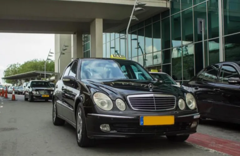 Taxi Drivers Continue Mobilization with Work Stoppage and Indefinite Strike Warning