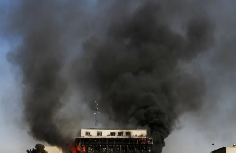 Η οργάνωση Ισλαμικό Κράτος πίσω από την πολύνεκρη έκρηξη στην Καμπούλ