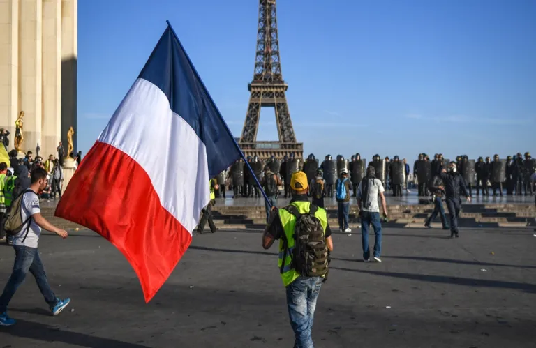 Γαλλία: Αυξάνεται η δυσπιστία έναντι των ΗΠΑ, σύμφωνα με δημοσκόπηση