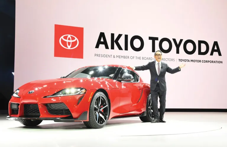 Ο Akio Toyoda τιμάται με το «Golden Steering Wheel» για το σύνολο της προσφοράς του