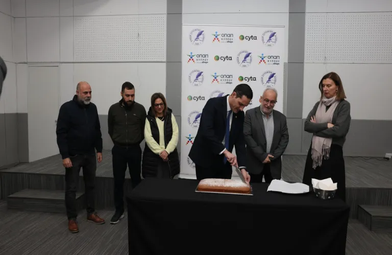 Έκοψε βασιλόπιτα η Ένωση Συντακτών με αιχμές για τις συνθήκες εργασίας και τις απολαβές των δημοσιογράφων