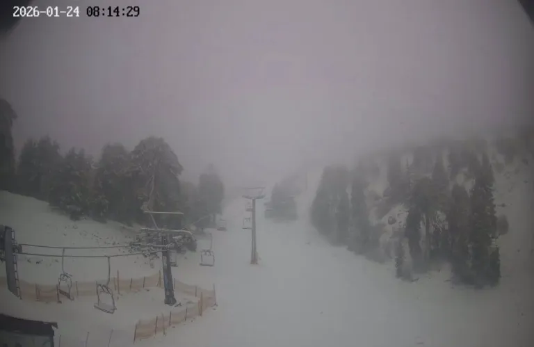 Από φρέσκο χιόνι καλύπτεται το Τρόοδος (φώτος - βίντεο)