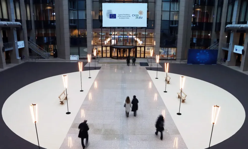 Πραγματοποιήθηκαν στις Βρυξέλλες τα εγκαίνια της έκθεσης «Καιρός» της Κυπριακής Προεδρίας