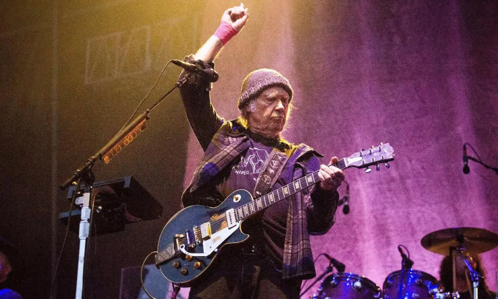 Ο Νιλ Γιανγκ προσφέρει δωρεάν πρόσβαση στη μουσική του στους κατοίκους της Γροιλανδίας