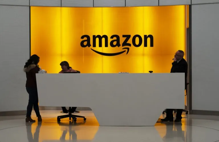 Amazon: Κόβει 16.000 θέσεις εργασίας παγκοσμίως, με φόντο την τεχνητή νοημοσύνη