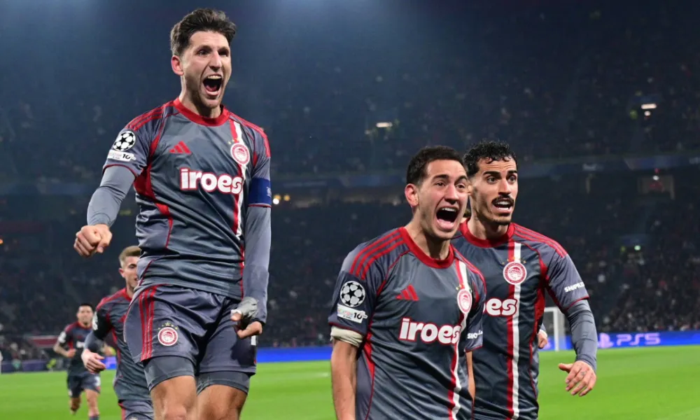 Το μεγαλείο σου μοναδικό και θρυλική πρόκριση του Ολυμπιακού μέσα στο Άμστερνταμ!