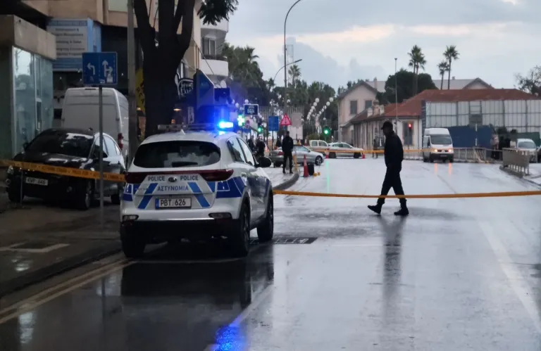 Συνελήφθη αστυνομικός στη Λάρνακα - Παρέδωσε κινητό τηλέφωνο σε κρατούμενο των Κεντρικών Φυλακών