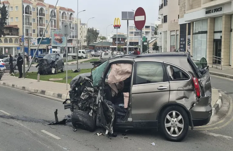 Σοβαρό τροχαίο στη Λάρνακα: Έξι τραυματίες, ανάμεσά τους δύο παιδιά