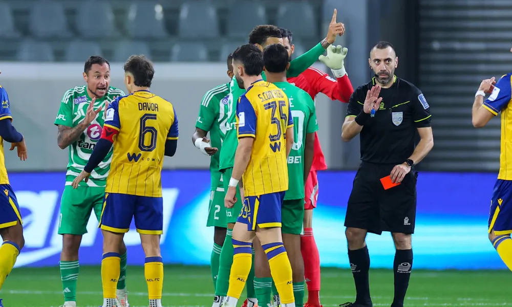 Μετά το Ολυμπιακός - ΑΠΟΕΛ, ο Δανός «επέμβηκε» και στο ΑΕΛ - Άρης!