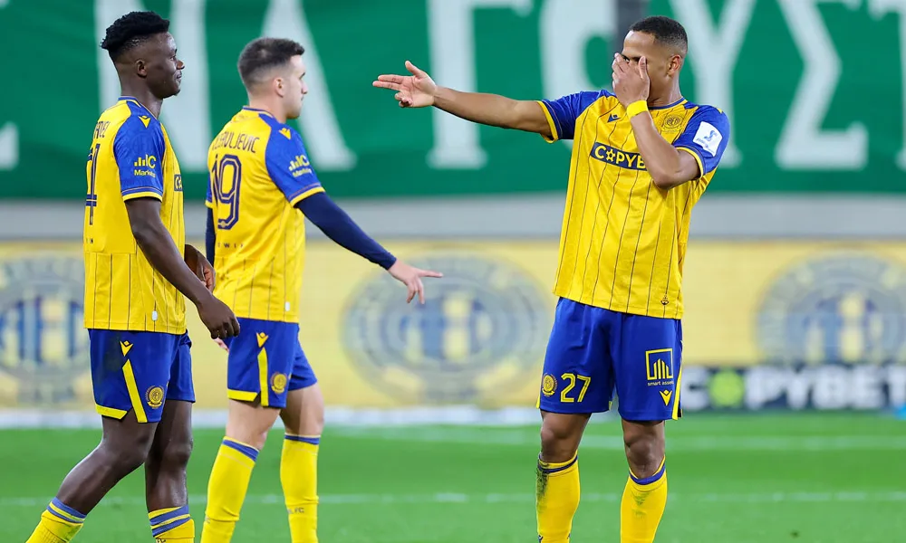 Δεν ρίχνει... λευκή πετσέτα η ΑΕΛ για την εξάδα, σπουδαία ανατροπή επί του Άρη