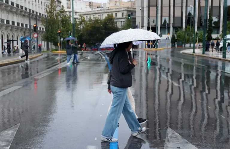 Βροχές, καταιγίδες και σκόνη στο «μενού» της ημέρας - Αναλυτικά το δελτίο