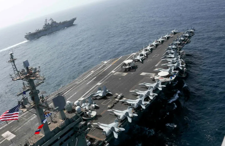 Οι ΗΠΑ κατέρριψαν ιρανικό «drone αυτοκτονίας» - Πλησίαζε το αεροπλανοφόρο Lincoln στην Αραβική Θάλασσα