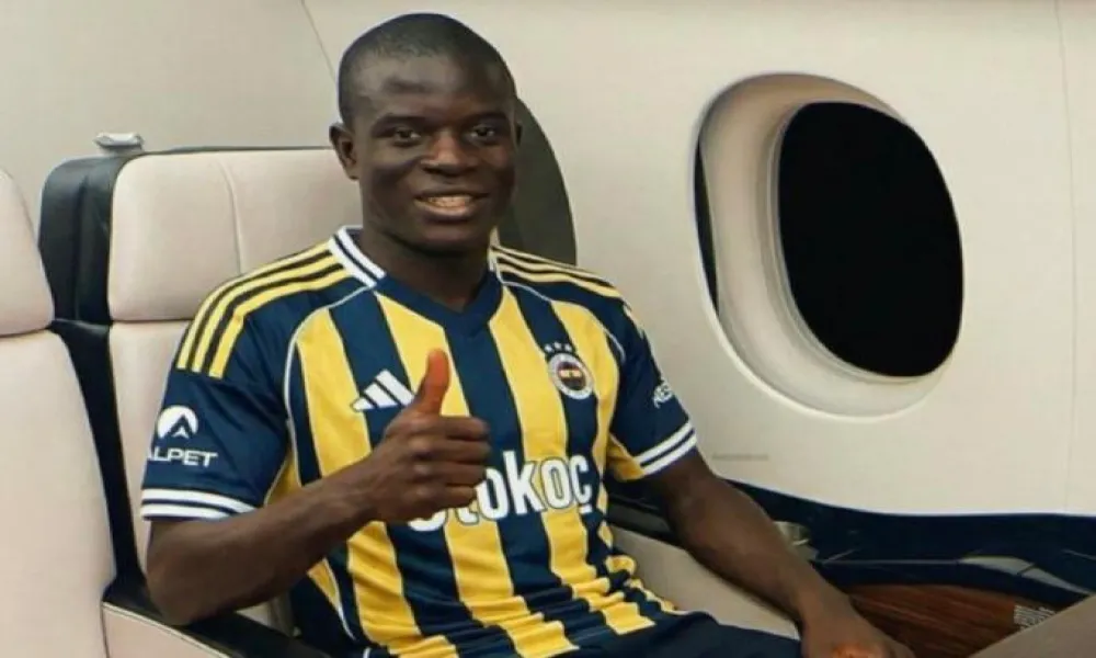 Επίσημα στη Φενέρμπαχτσε ο Καντέ