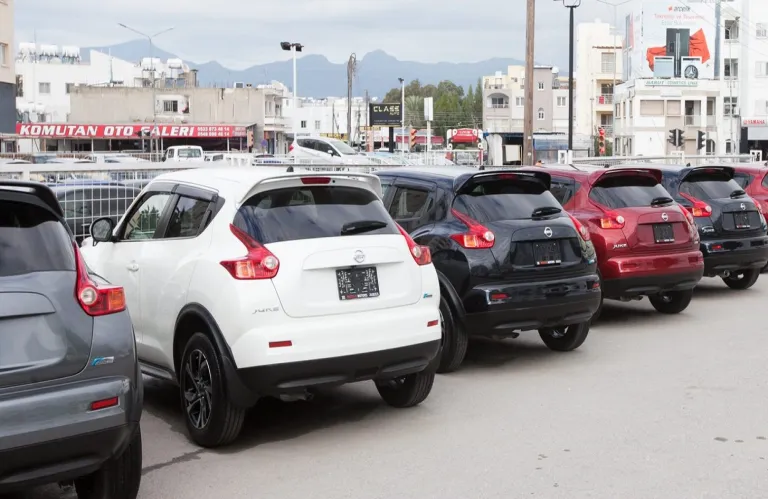 Εκβιασμοί, σφαίρες και «μαύρο χρήμα» - Πώς η αγορά αυτοκινήτων έγινε πεδίο εγκλήματος στα κατεχόμενα