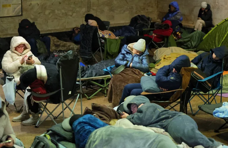 Στάρμερ για Ουκρανία: «Βάρβαρες και διεστραμμένες» οι ρωσικές επιθέσεις στον ενεργειακό τομέα