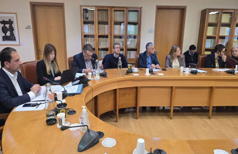 Ενιαίο νομοθετικό πλαίσιο για την αγορά ακινήτων από αλλοδαπούς προωθείται στη Βουλή