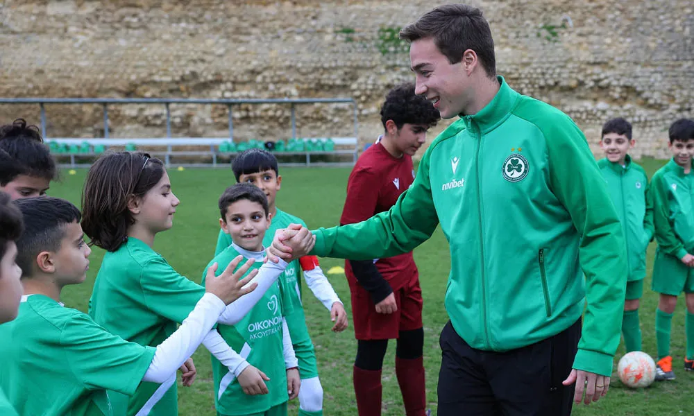 ΦΩΤΟ: Η έκπληξη του Άιτινγκ στα πιτσιρίκια