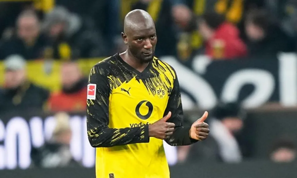 H Ντόρτμουντ συνεχίζει το κυνήγι στην Μπάγερν