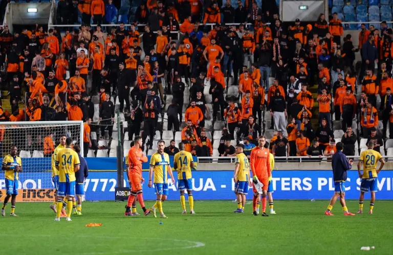 Αντίδραση από τους ΑΠΟΕΛίστες - Αποδοκιμασίες σε Πετρίδη