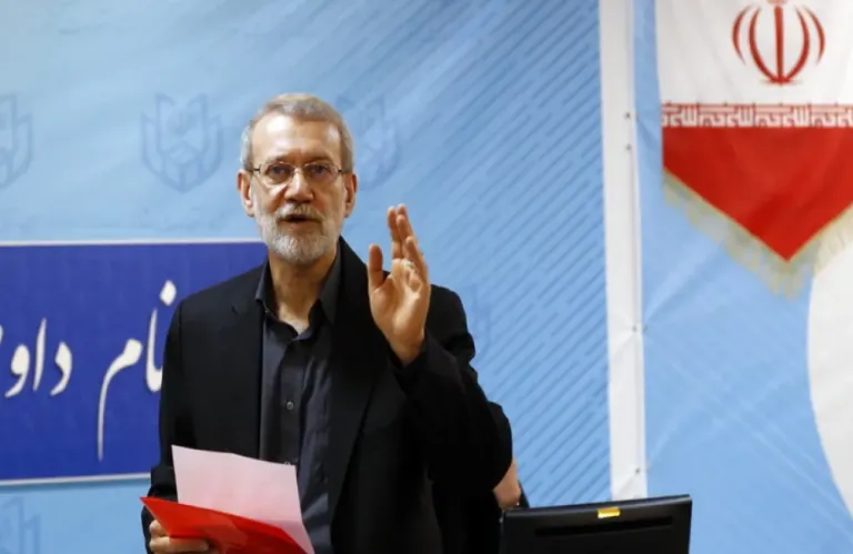 Συνεχίζονται οι συνομιλίες ΗΠΑ–Ιράν: Στο Ομάν ο Αλί Λαριτζανί