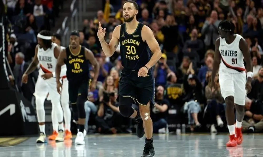 Χάνει το All-Star Game λόγω προβλήματος στο γόνατο ο Κάρι!