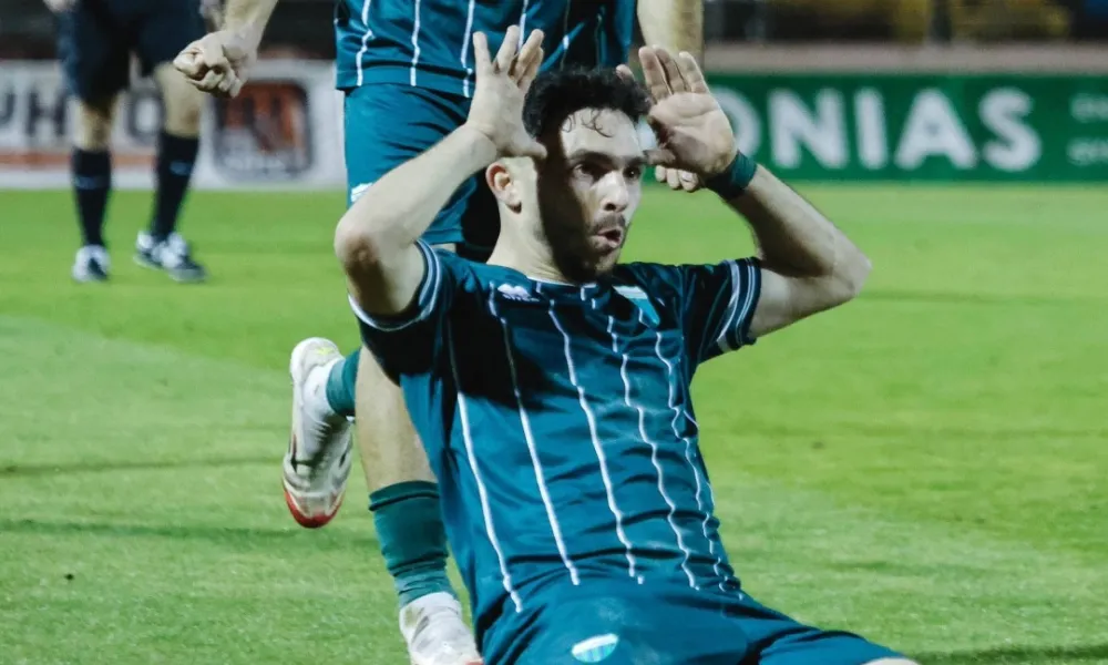 «Καυτό» καλοκαίρι για Κωστή!