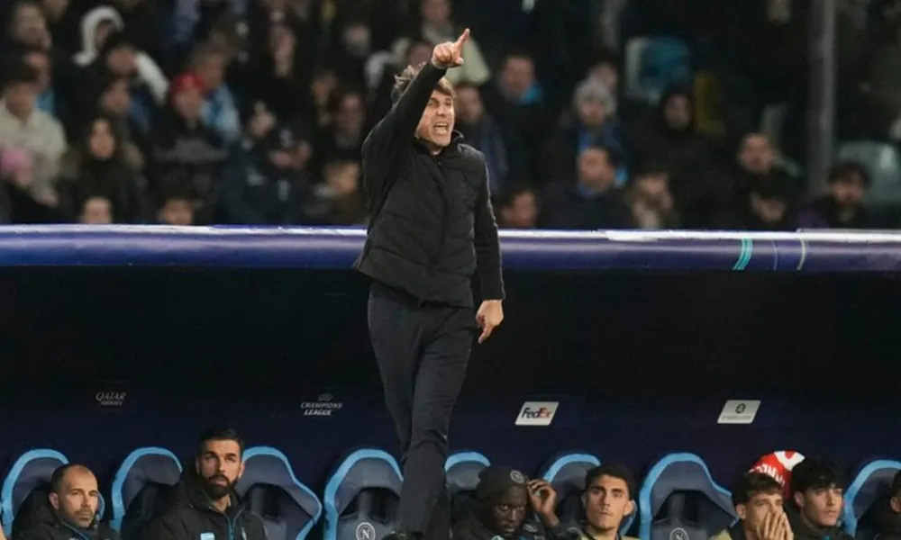 Ο Κόντε δεν πήρε και πολύ καλά τον αποκλεισμό: «Κάθε φορά θα σας δείχνω δυο δάχτυλα…»