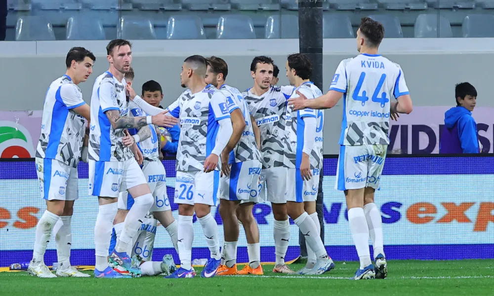 Τρίβουν τα μάτια τους οι Απολλωνίστες