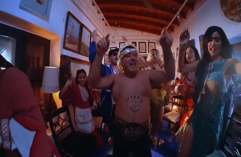 Το πρόσωπο που έκλεψε την παράσταση στο νέο clip της Eurovision