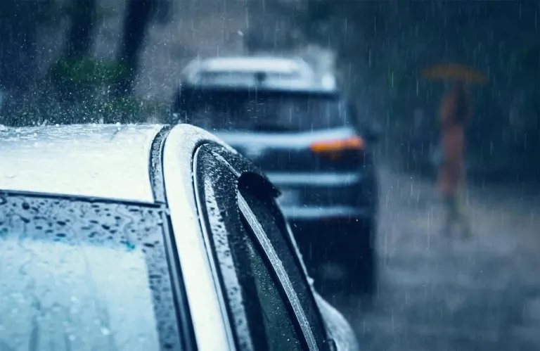 Έντονες βροχές επηρεάζουν την κυκλοφορία στους αυτοκινητοδρόμους Λάρνακας-Λευκωσίας και Λεμεσού-Πάφου