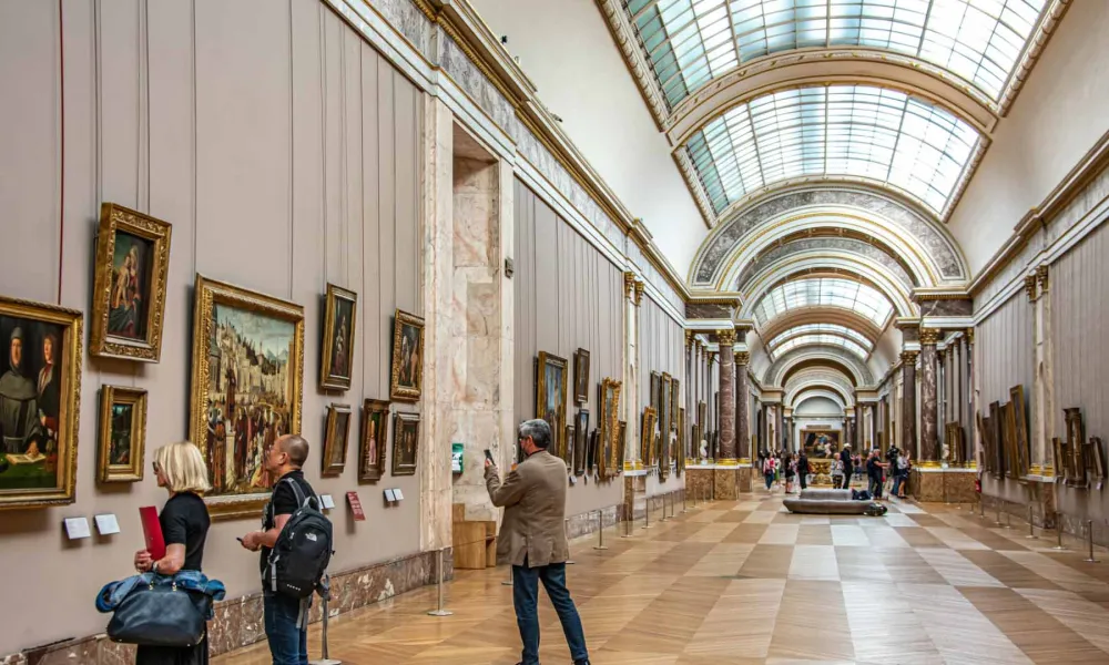 Πλημμύρισε αίθουσα του Λούβρου με πίνακες του 15ου και 16ου αιώνα