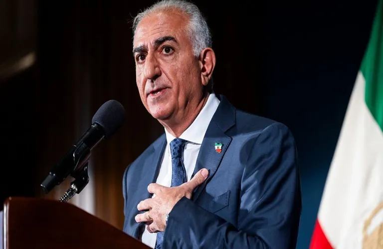 Ο Ρεζά Παχλαβί κάνει έκκληση για αμερικανική στρατιωτική επέμβαση στο Ιράν