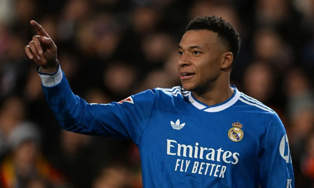 Διαθέσιμος με Μπενφίκα ο Εμπαπέ