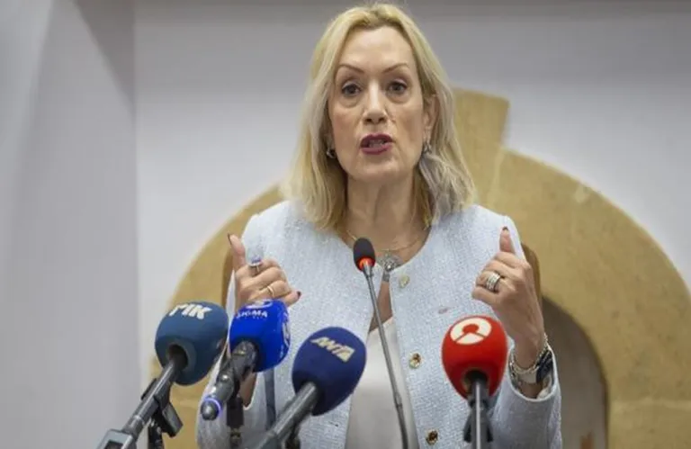 Απαντά στο ΑΚΕΛ η Χαραλαμπίδου: «Αν αμφισβητείτε την ουσία των όσων λέω, εκφράστε το και θα τα στοιχειοθετήσω» - Η ανακοίνωσή της